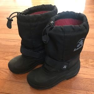 Kamik snow boots size 2 (little kids)